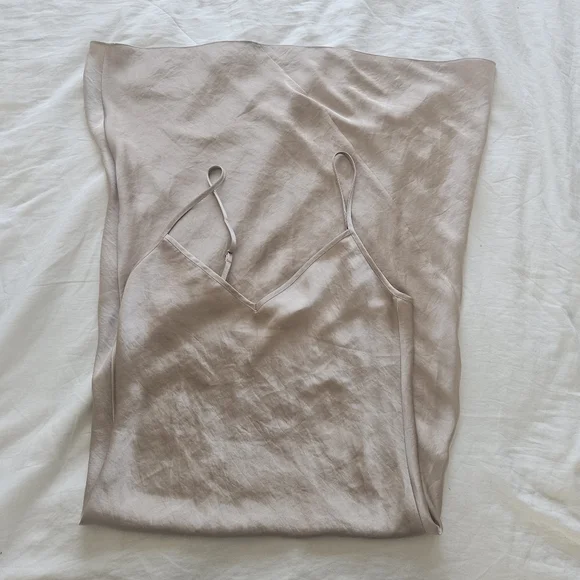 WILFRED Only Slip Midi Dress Marmont Champagne Satin XXS Aritzia NWT - Picture 4 of 6